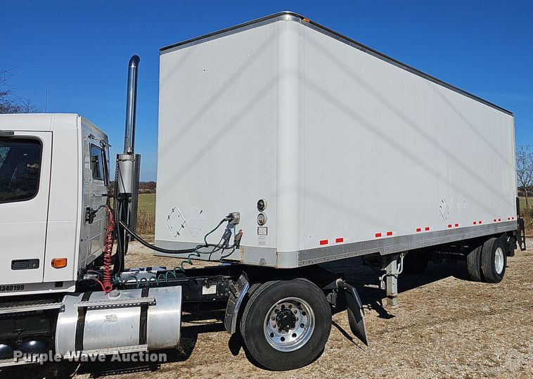 image for item NP9099 1988 Road Systems  dry van trailer