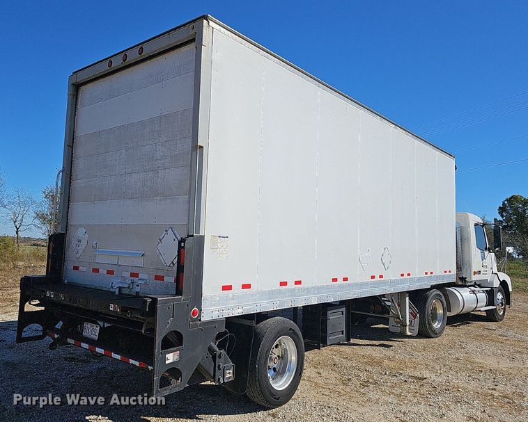 image for item NP9099 1988 Road Systems  dry van trailer