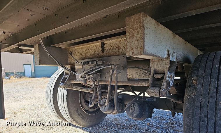 image for item NP9099 1988 Road Systems  dry van trailer