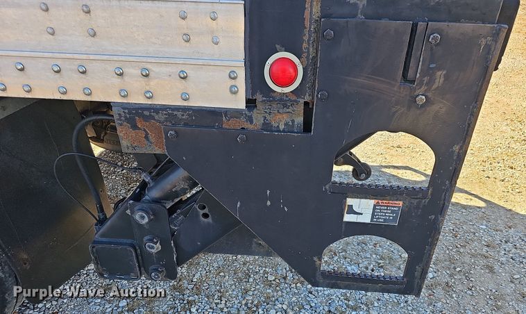 image for item NP9099 1988 Road Systems  dry van trailer