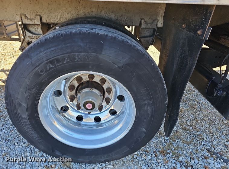 image for item NP9099 1988 Road Systems  dry van trailer