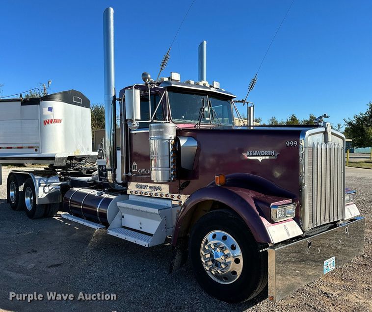 image for item NQ9543 1999 Kenworth W900  semi truck