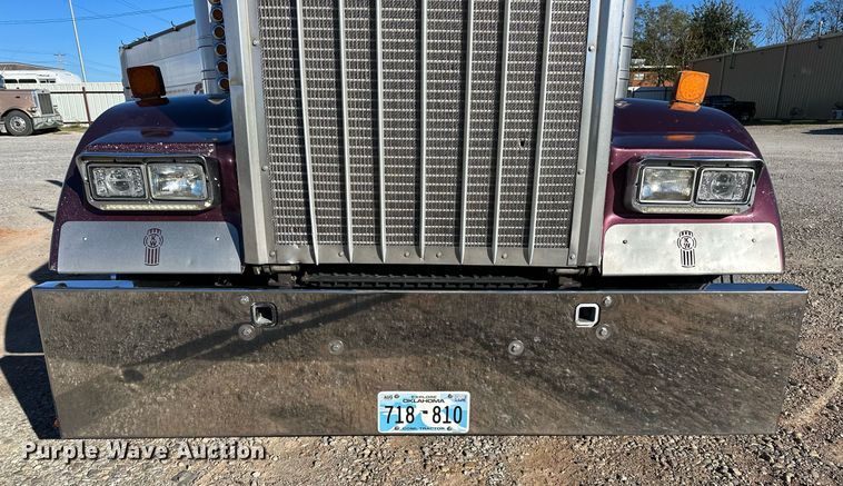 image for item NQ9543 1999 Kenworth W900  semi truck