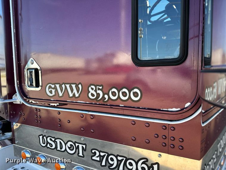 image for item NQ9543 1999 Kenworth W900  semi truck