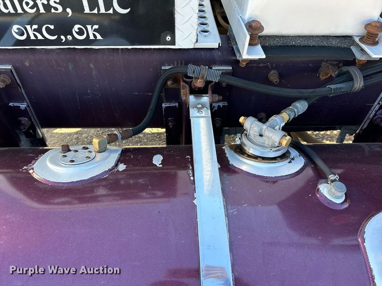 image for item NQ9543 1999 Kenworth W900  semi truck