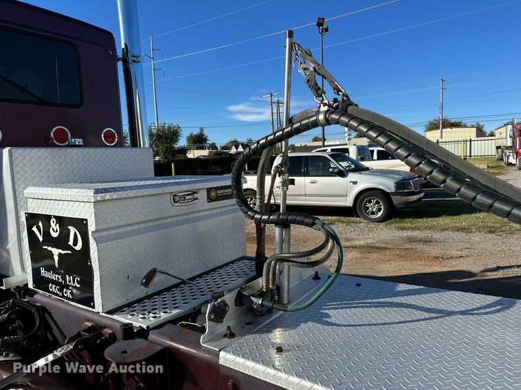 image for item NQ9543 1999 Kenworth W900  semi truck