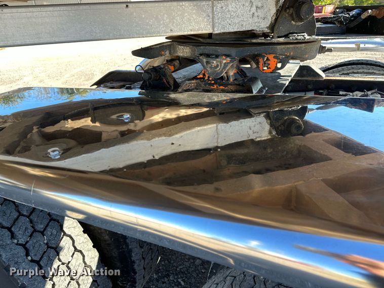 image for item NQ9543 1999 Kenworth W900  semi truck