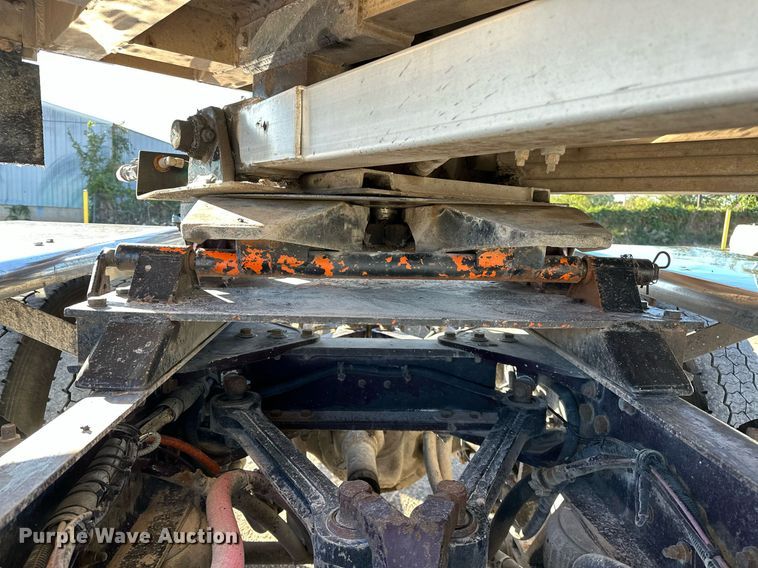 image for item NQ9543 1999 Kenworth W900  semi truck