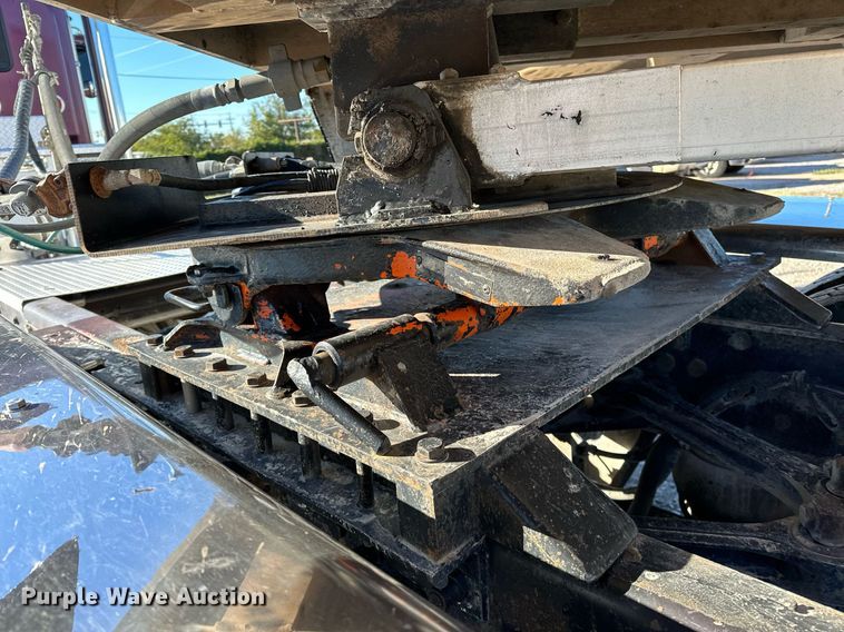 image for item NQ9543 1999 Kenworth W900  semi truck