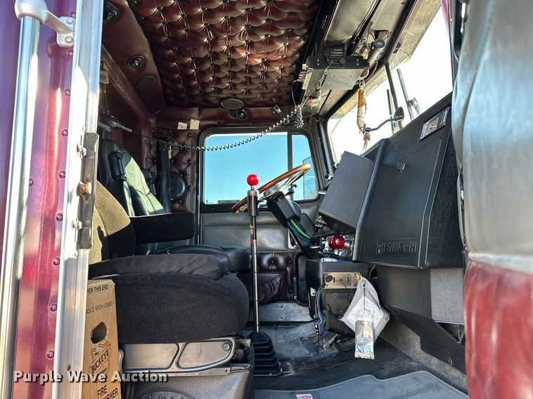 image for item NQ9543 1999 Kenworth W900  semi truck