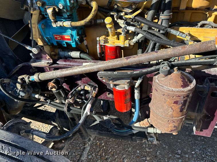 image for item NQ9543 1999 Kenworth W900  semi truck