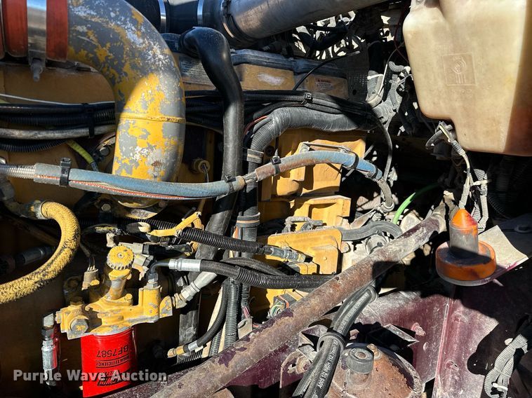 image for item NQ9543 1999 Kenworth W900  semi truck