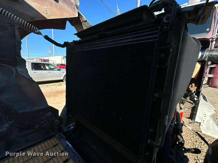 image for item NQ9543 1999 Kenworth W900  semi truck