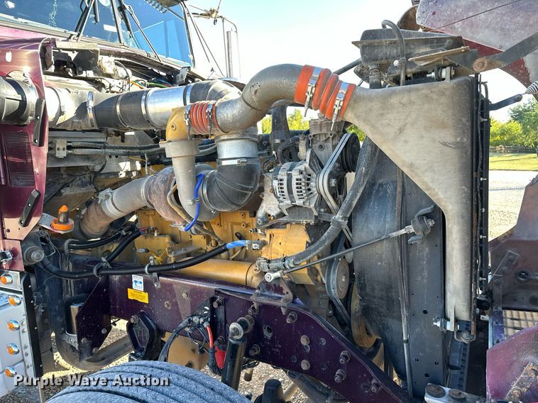 image for item NQ9543 1999 Kenworth W900  semi truck