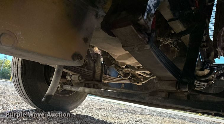 image for item NQ9543 1999 Kenworth W900  semi truck