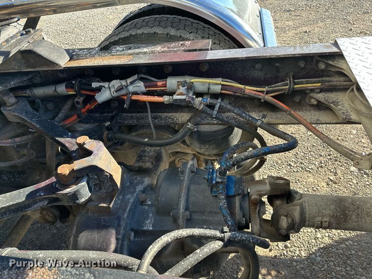 image for item NQ9543 1999 Kenworth W900  semi truck