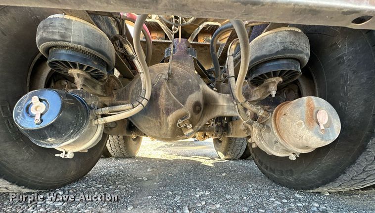 image for item NQ9543 1999 Kenworth W900  semi truck