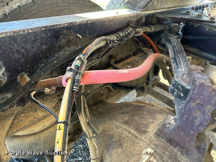 image for item NQ9543 1999 Kenworth W900  semi truck