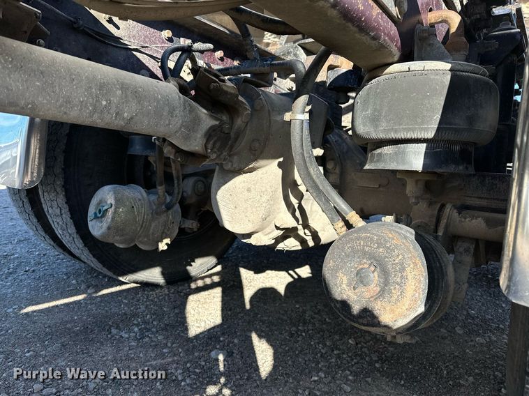 image for item NQ9543 1999 Kenworth W900  semi truck