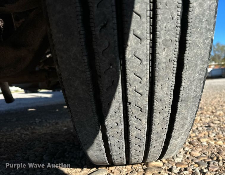 image for item NQ9543 1999 Kenworth W900  semi truck