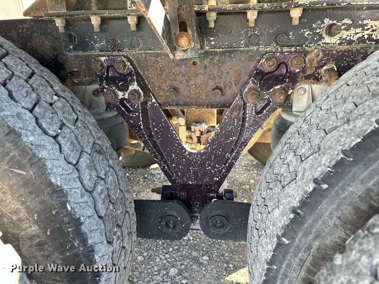 image for item NQ9543 1999 Kenworth W900  semi truck