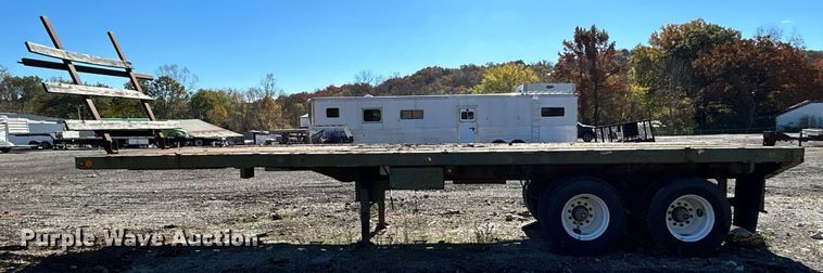 image for item NR9313 1992 Dynaweld  flatbed trailer