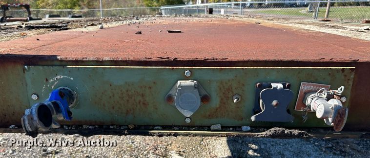 image for item NR9313 1992 Dynaweld  flatbed trailer