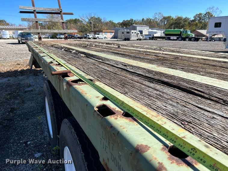 image for item NR9313 1992 Dynaweld  flatbed trailer