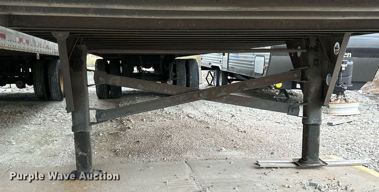 image for item NR9382 2009 Utility Trailers VS2DX  dry van trailer