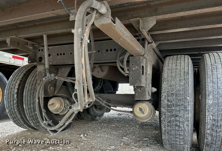 image for item NR9382 2009 Utility Trailers VS2DX  dry van trailer