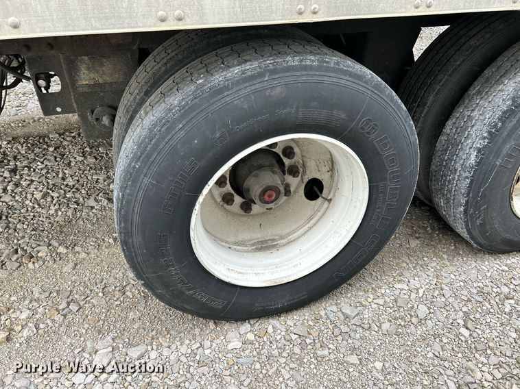 image for item NR9382 2009 Utility Trailers VS2DX  dry van trailer