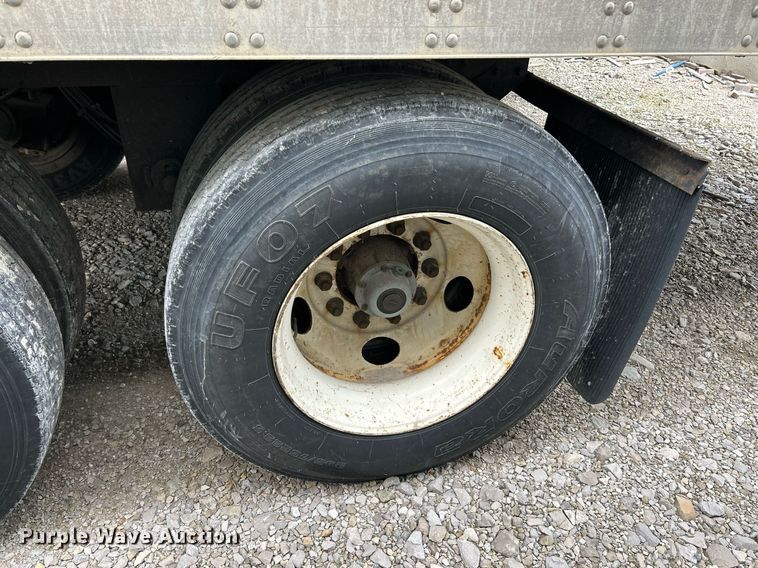 image for item NR9382 2009 Utility Trailers VS2DX  dry van trailer