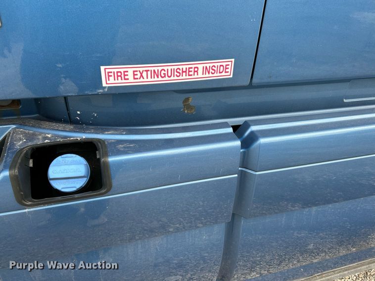 image for item NR9383 2014 Volvo VNL  semi truck