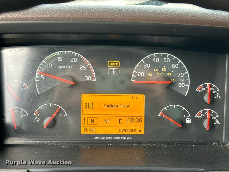 image for item NR9383 2014 Volvo VNL  semi truck