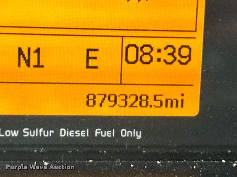 image for item NR9383 2014 Volvo VNL  semi truck