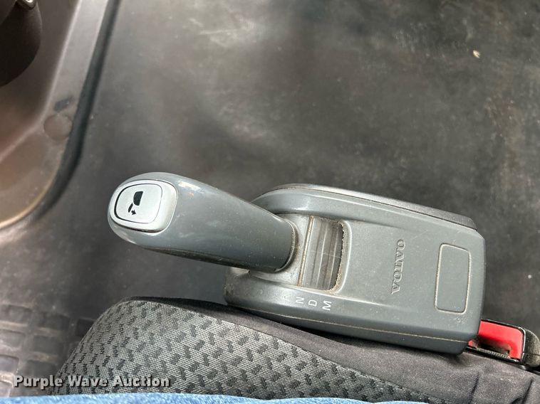 image for item NR9383 2014 Volvo VNL  semi truck