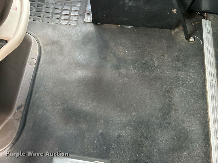 image for item NR9383 2014 Volvo VNL  semi truck