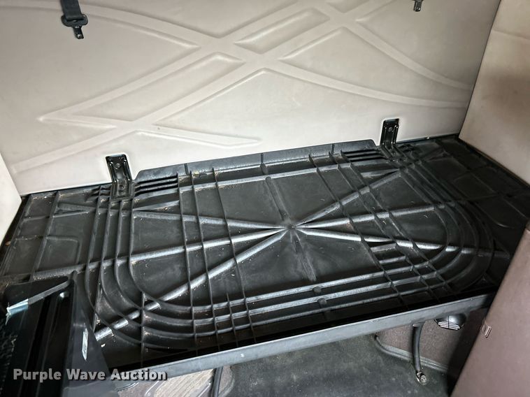 image for item NR9383 2014 Volvo VNL  semi truck