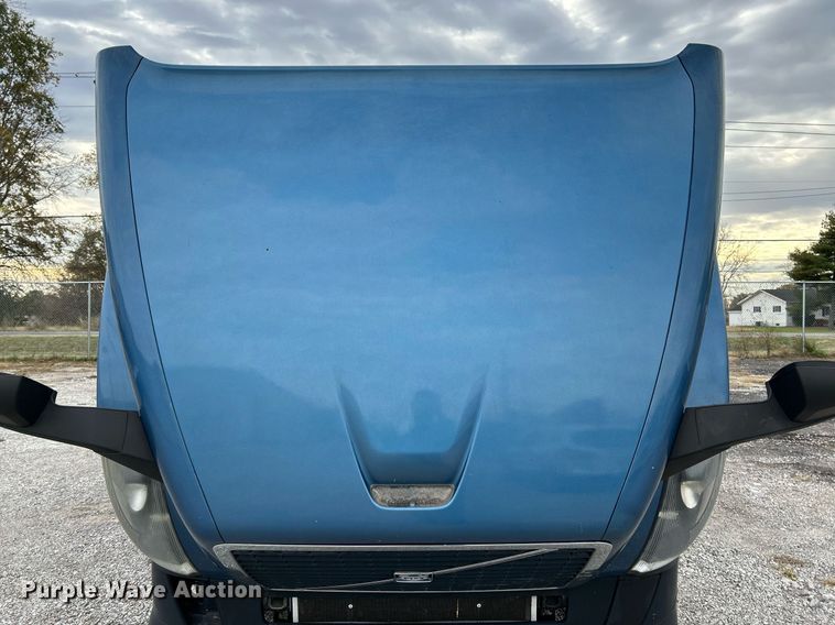 image for item NR9383 2014 Volvo VNL  semi truck