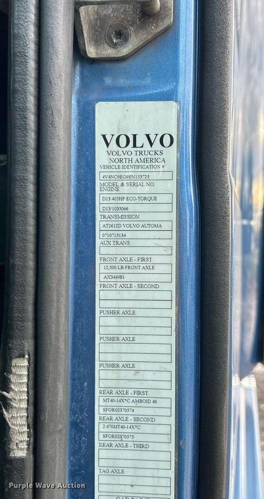 image for item NR9383 2014 Volvo VNL  semi truck