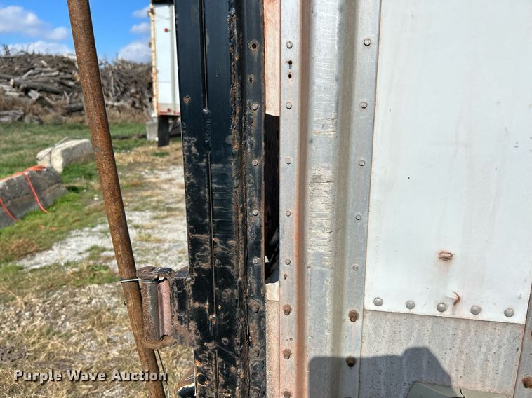 image for item NR9413 2005 Imco walking floor trailer