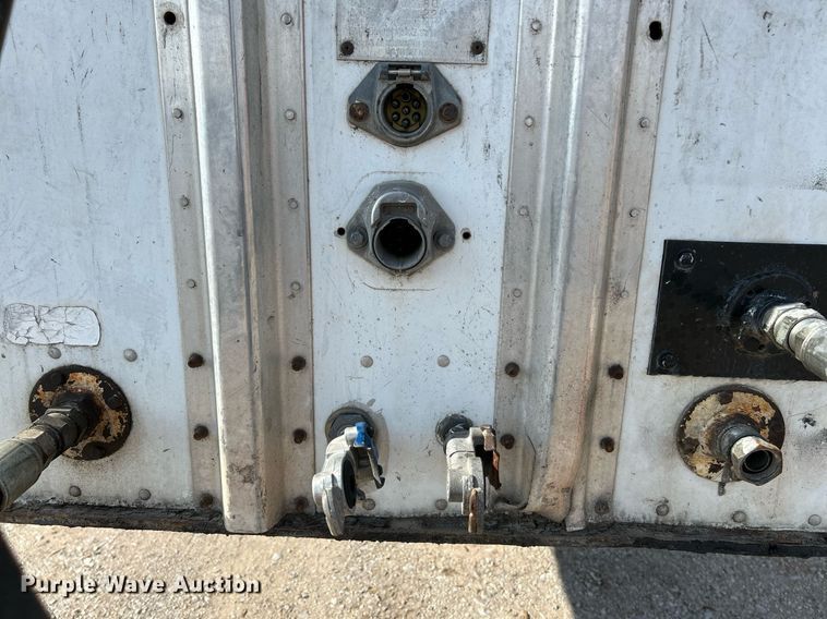 image for item NR9413 2005 Imco walking floor trailer