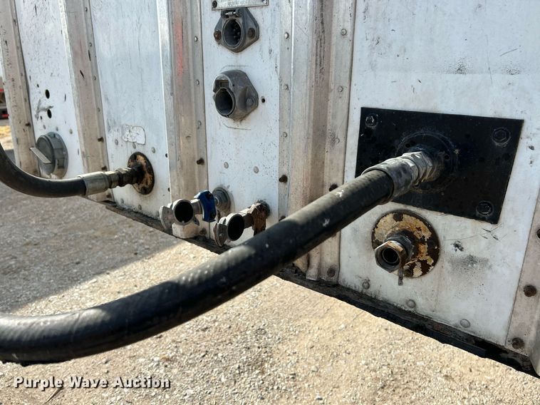 image for item NR9413 2005 Imco walking floor trailer