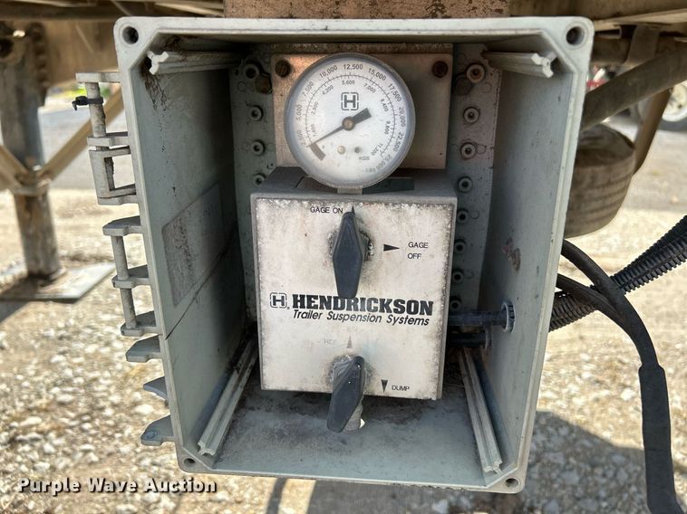 image for item NR9413 2005 Imco walking floor trailer