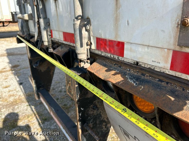 image for item NR9413 2005 Imco walking floor trailer