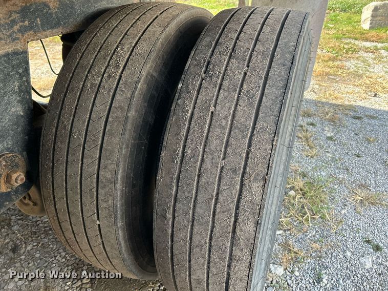 image for item NR9413 2005 Imco walking floor trailer