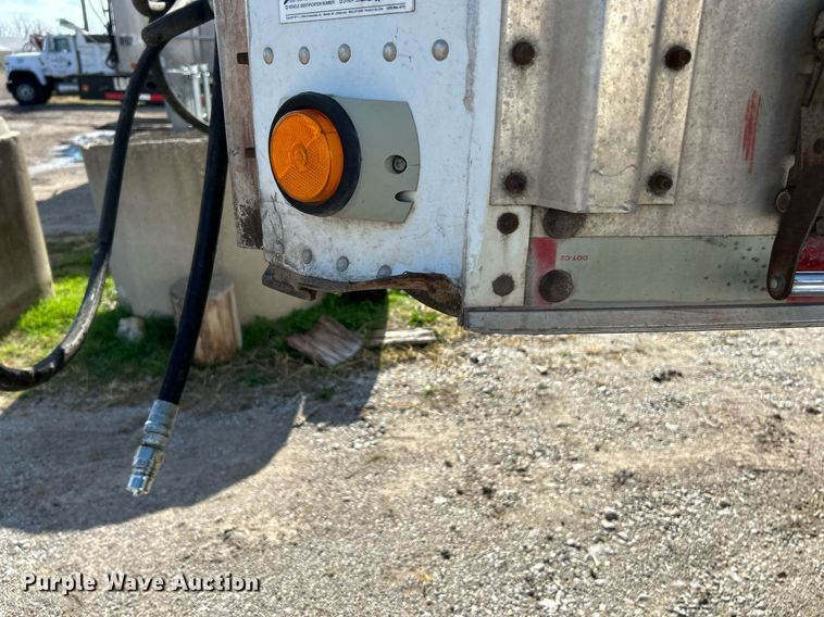 image for item NR9414 2006 Imco walking floor trailer