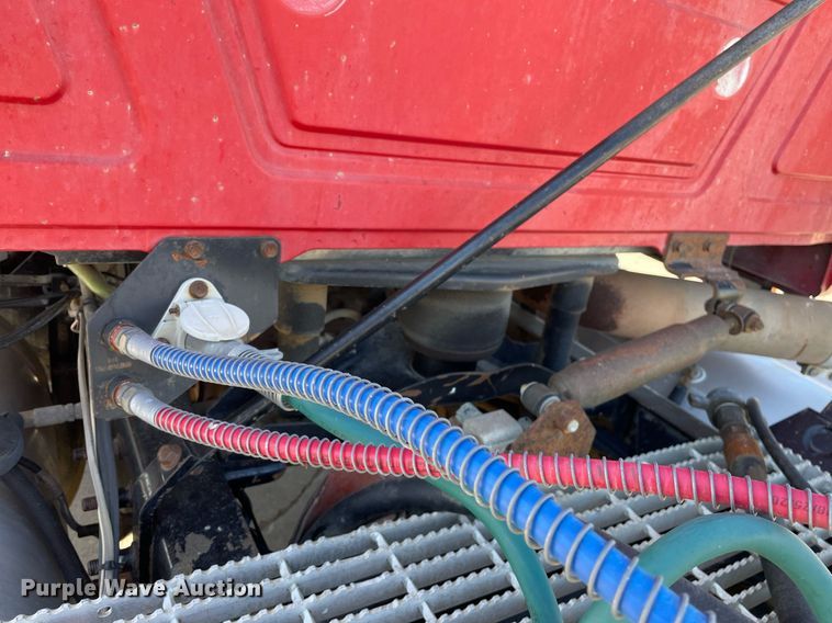 image for item NX9877 1999 Mack CH613  semi truck