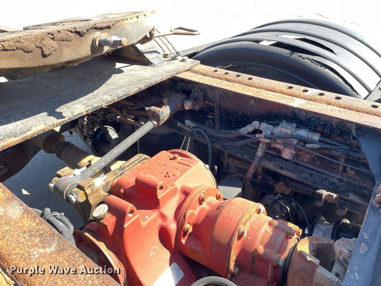 image for item NX9877 1999 Mack CH613  semi truck