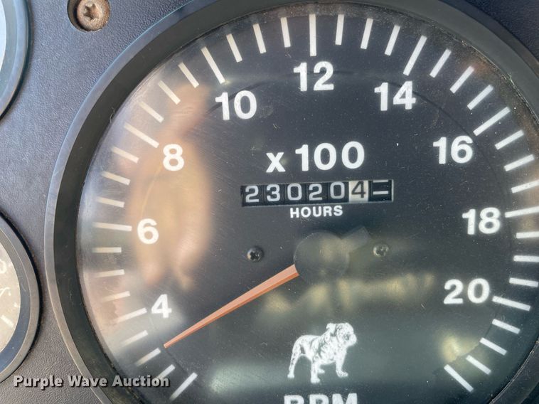 image for item NX9877 1999 Mack CH613  semi truck